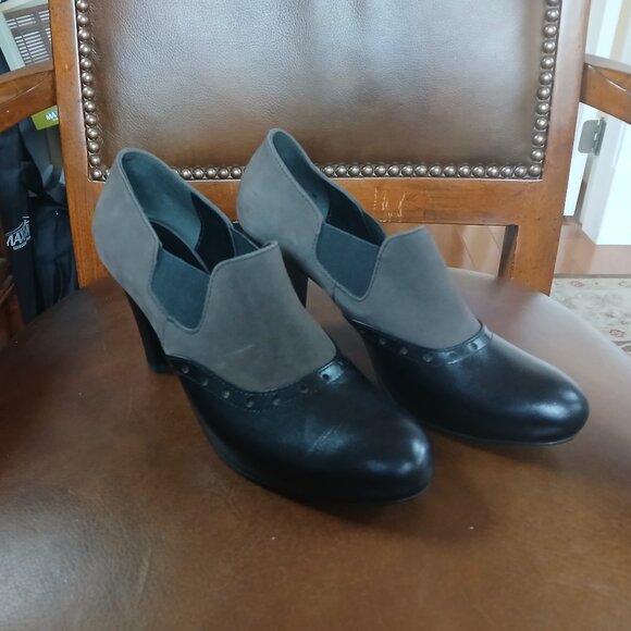 Leather ankle boots. New and Unworn. - Picture 4 of 7